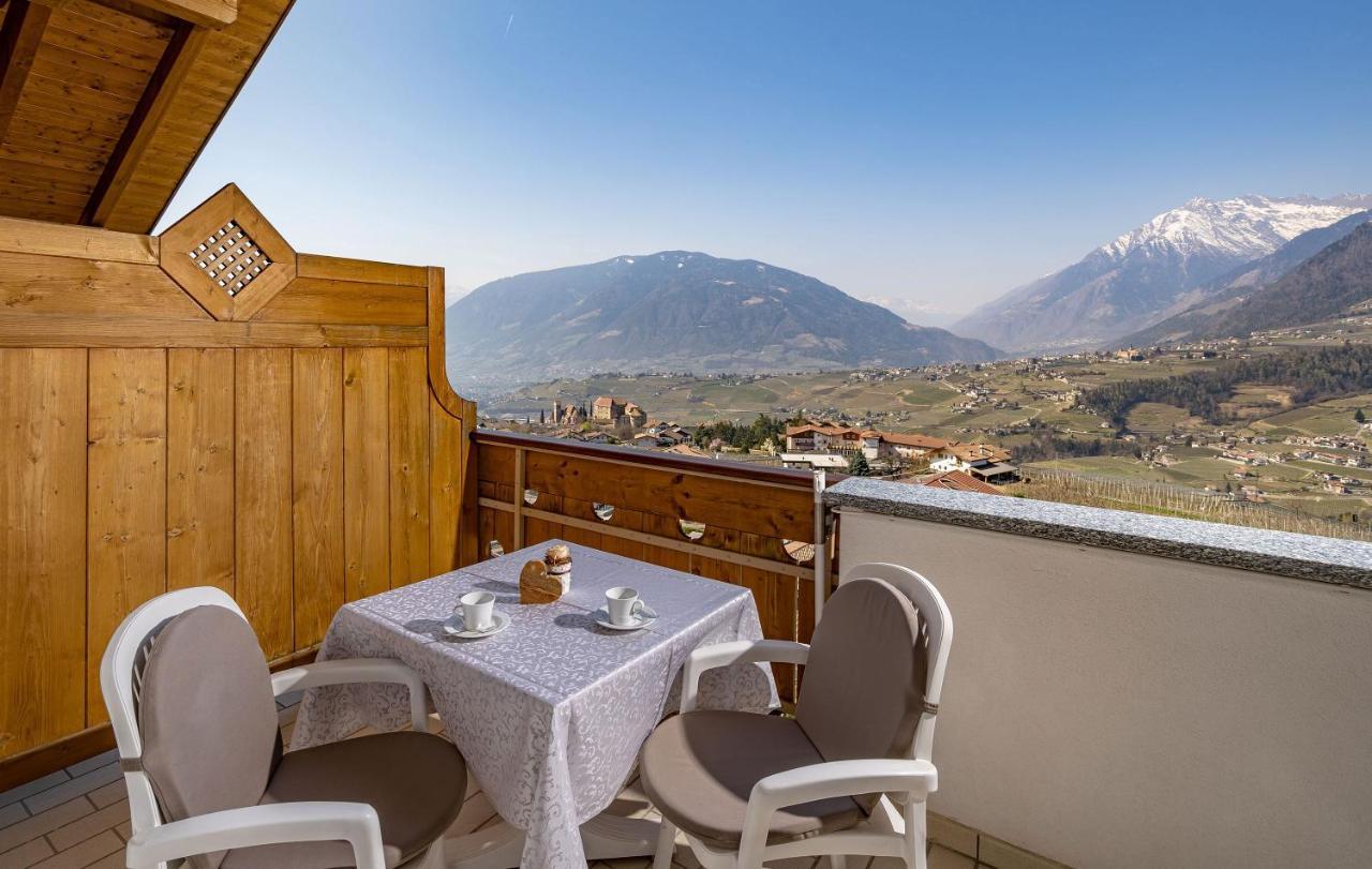 Apartment mit Balkon
