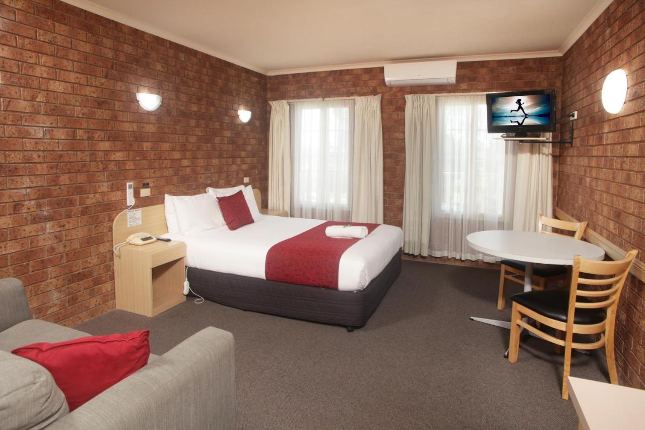 Standard Queen Room