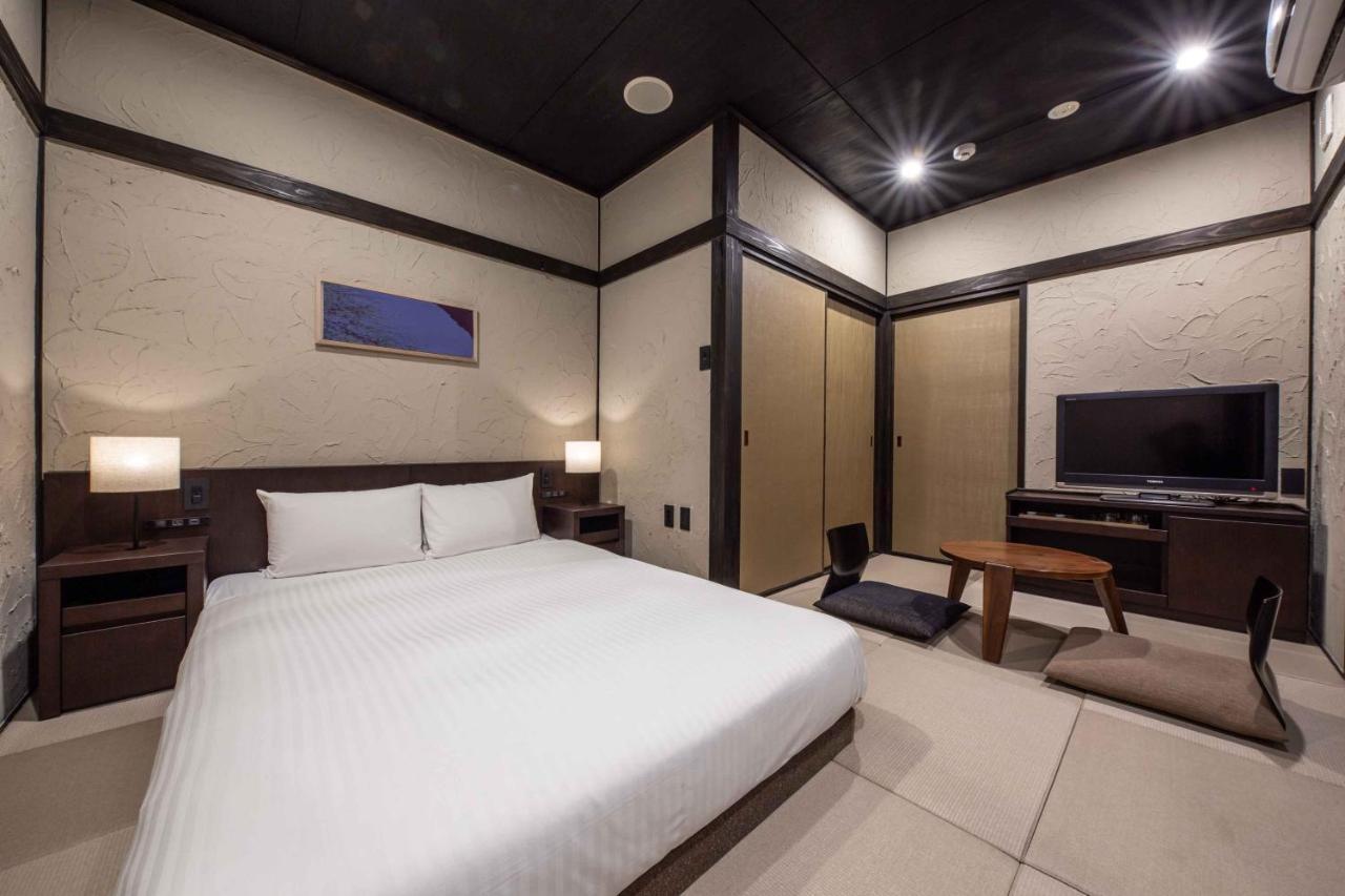 Standard Double Room with Tatami Area with Semi Open-Air Bath (29㎡)