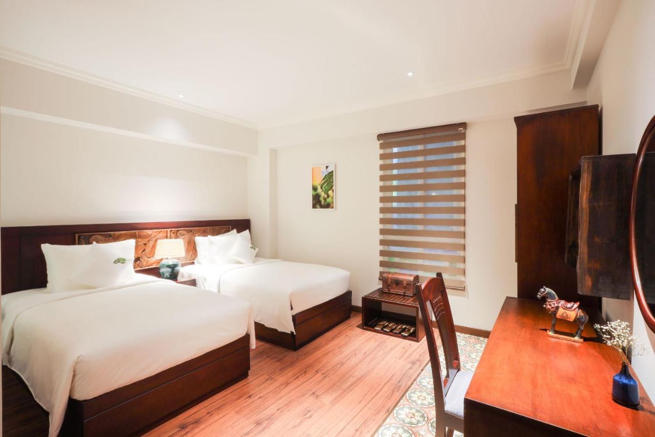 Schroeder Twin Room with Free minibar