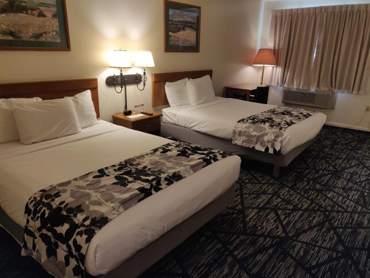 Queen Room Two Queen Beds Non-Smoking
