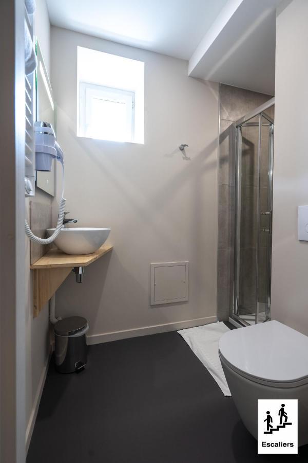 Chambre Double Standard - Hébergement Accessible Uniquement par des Escaliers