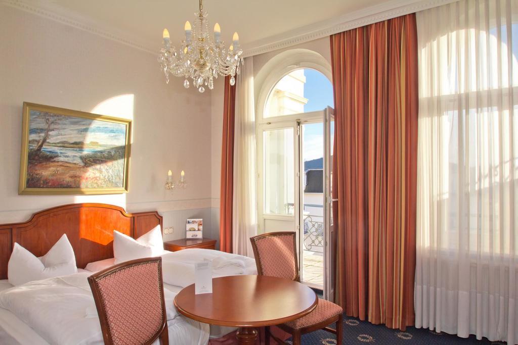 Doppelzimmer mit Balkon