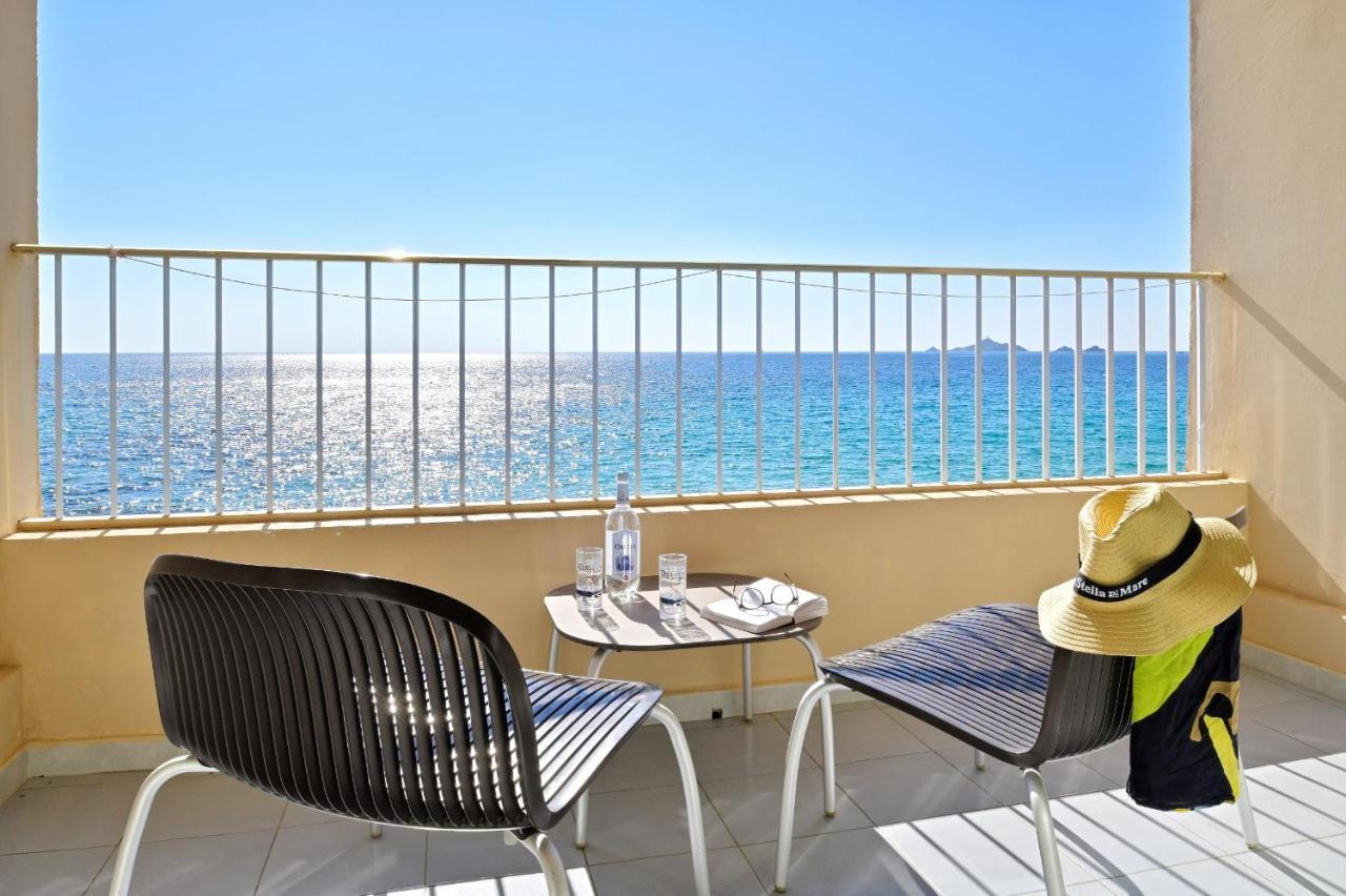 Doppelzimmer mit Balkon und Meerblick