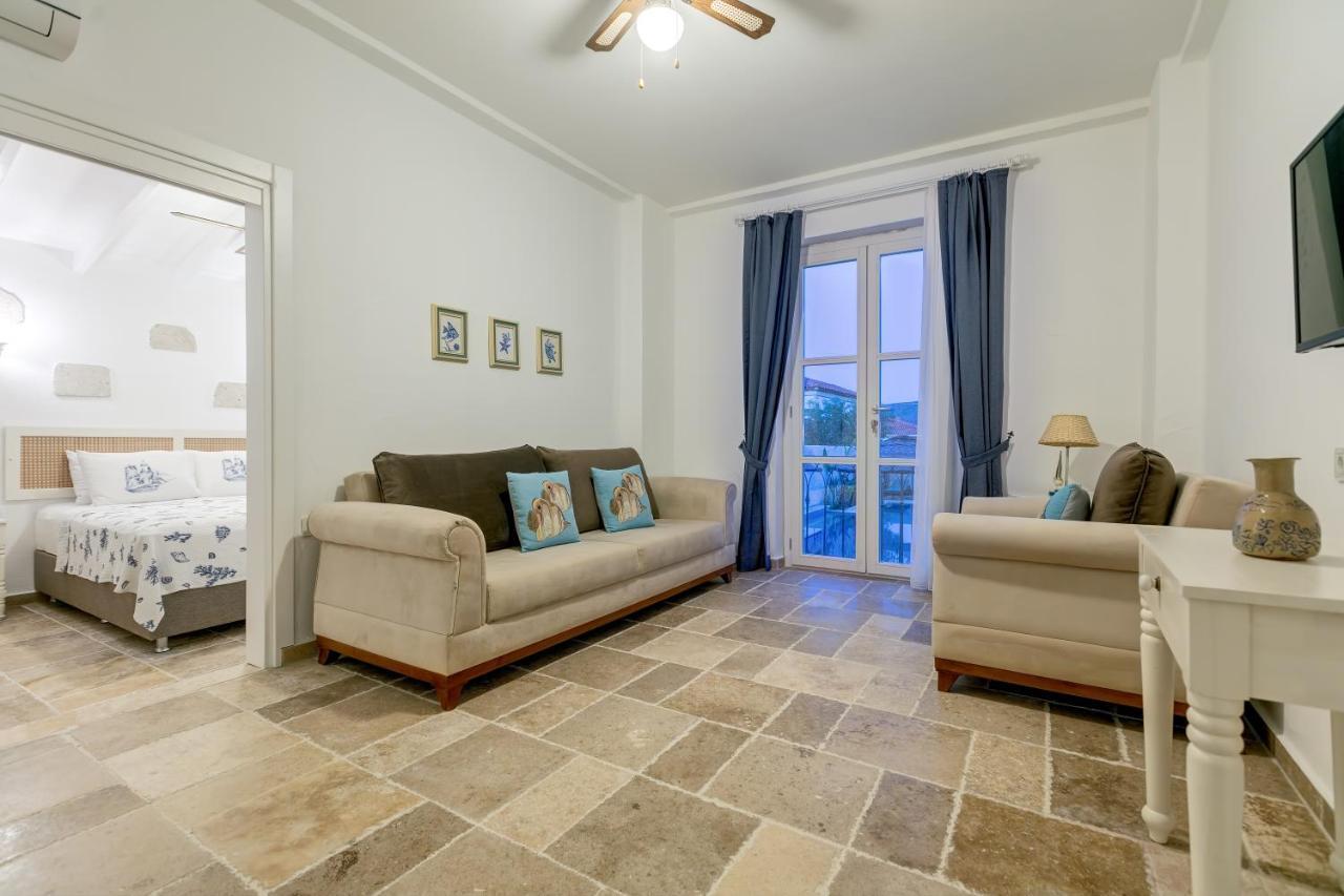 Junior Suite with Pool View