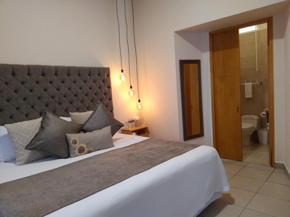 Standard King Room,1309433182:JPEG