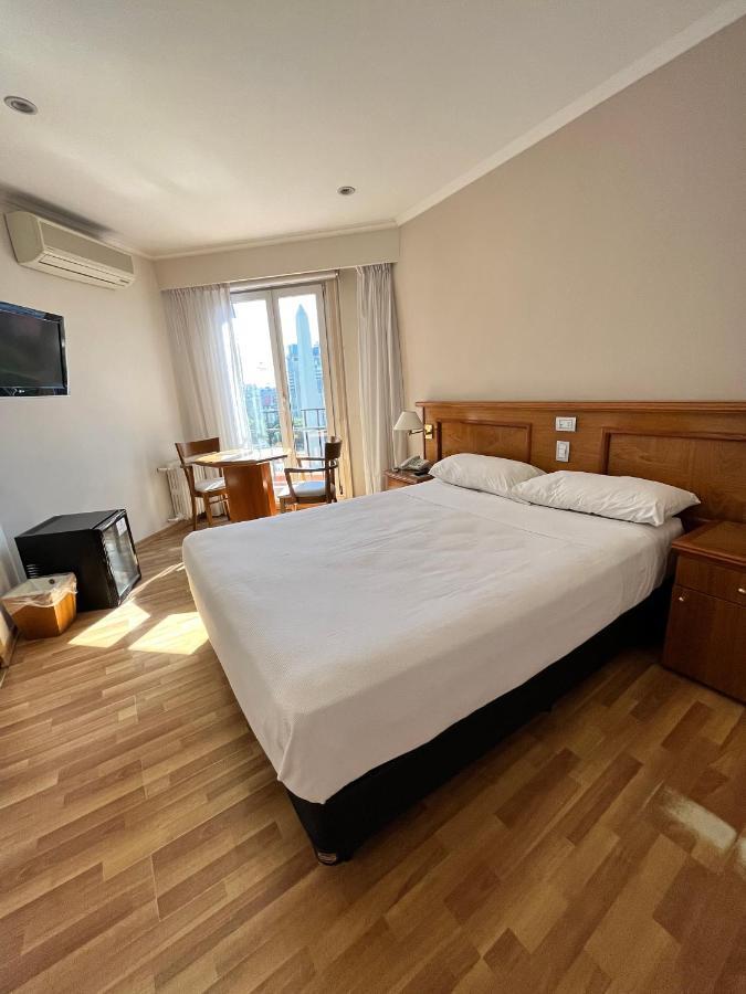 Acomodação Standard com Cama Grande e Vista da Cidade