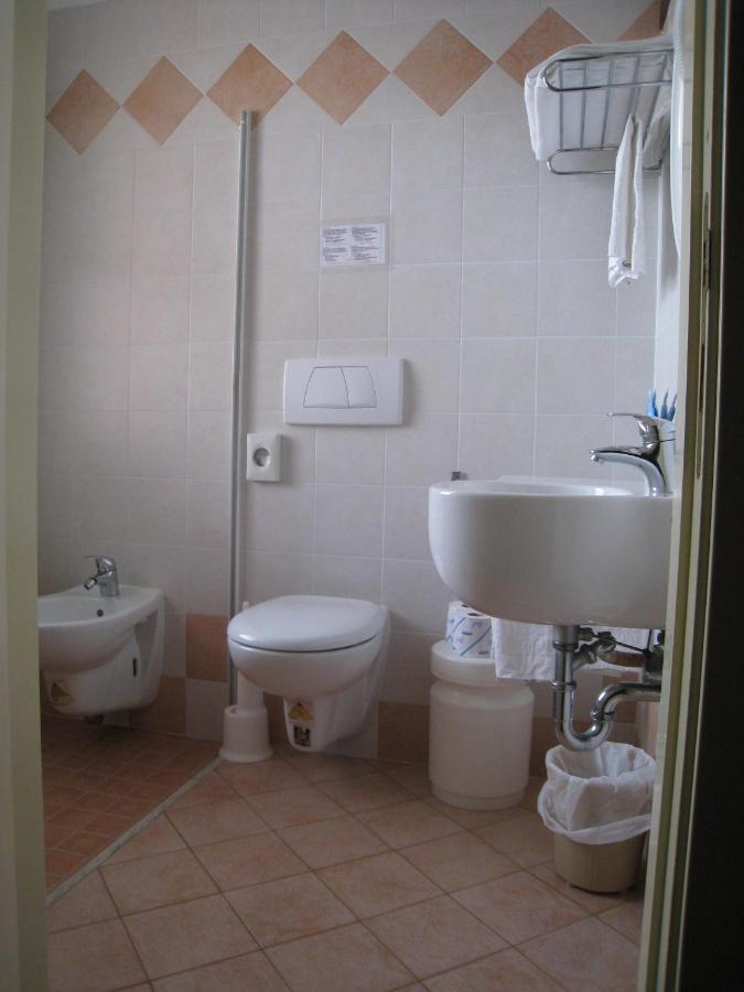 Standard Doppel- oder Zweibettzimmer mit Meerblick