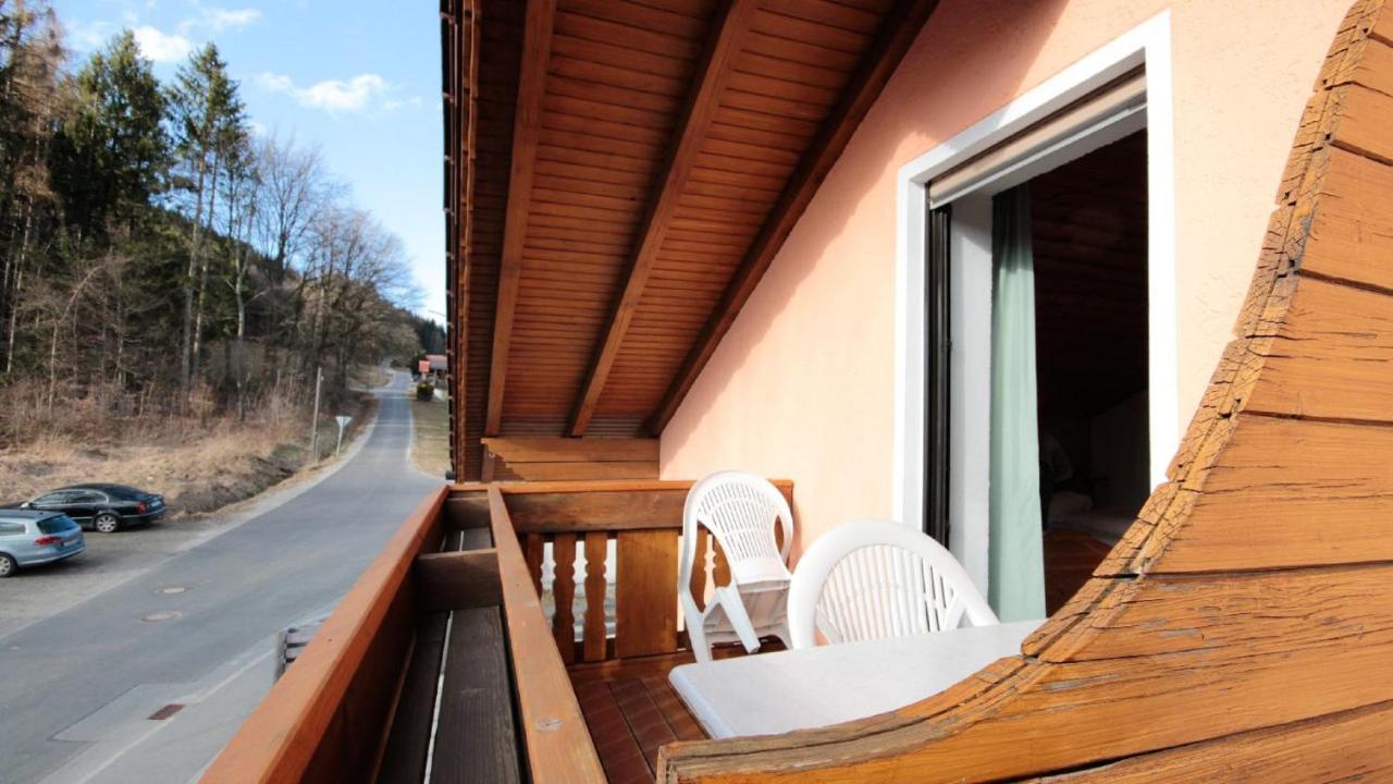 Dreibettzimmer mit Balkon