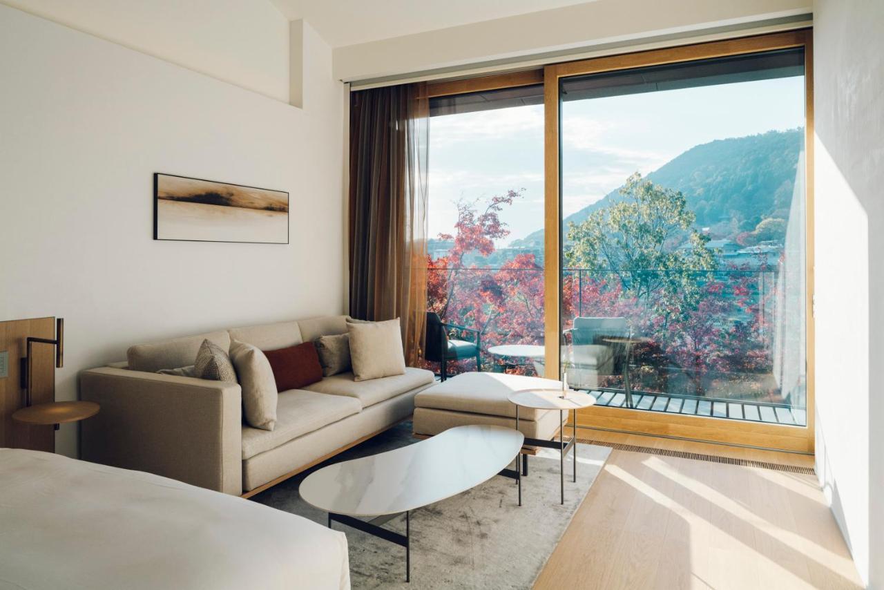 Premier Corner Twin Room with River View
