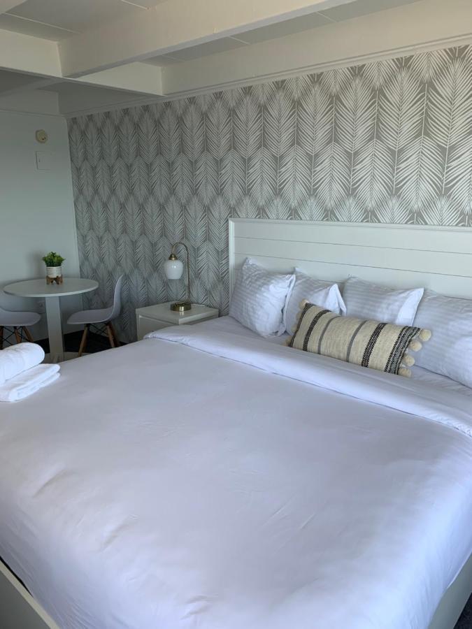 Deluxe Room, 1 King Bed Balcony, Full Unobtructed Ocean View