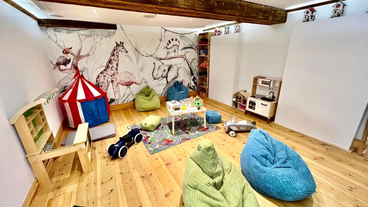 Deluxe Family Suite