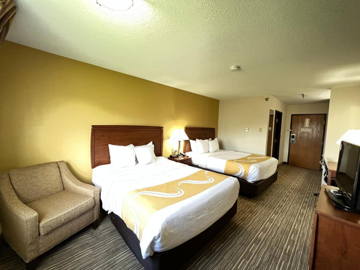 Queen Room with Two Queen Beds - Non-Smoking/Pet Friendly
