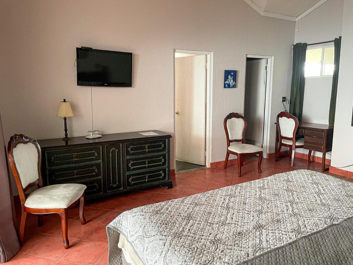 Superior King Room,1234606640:JPEG