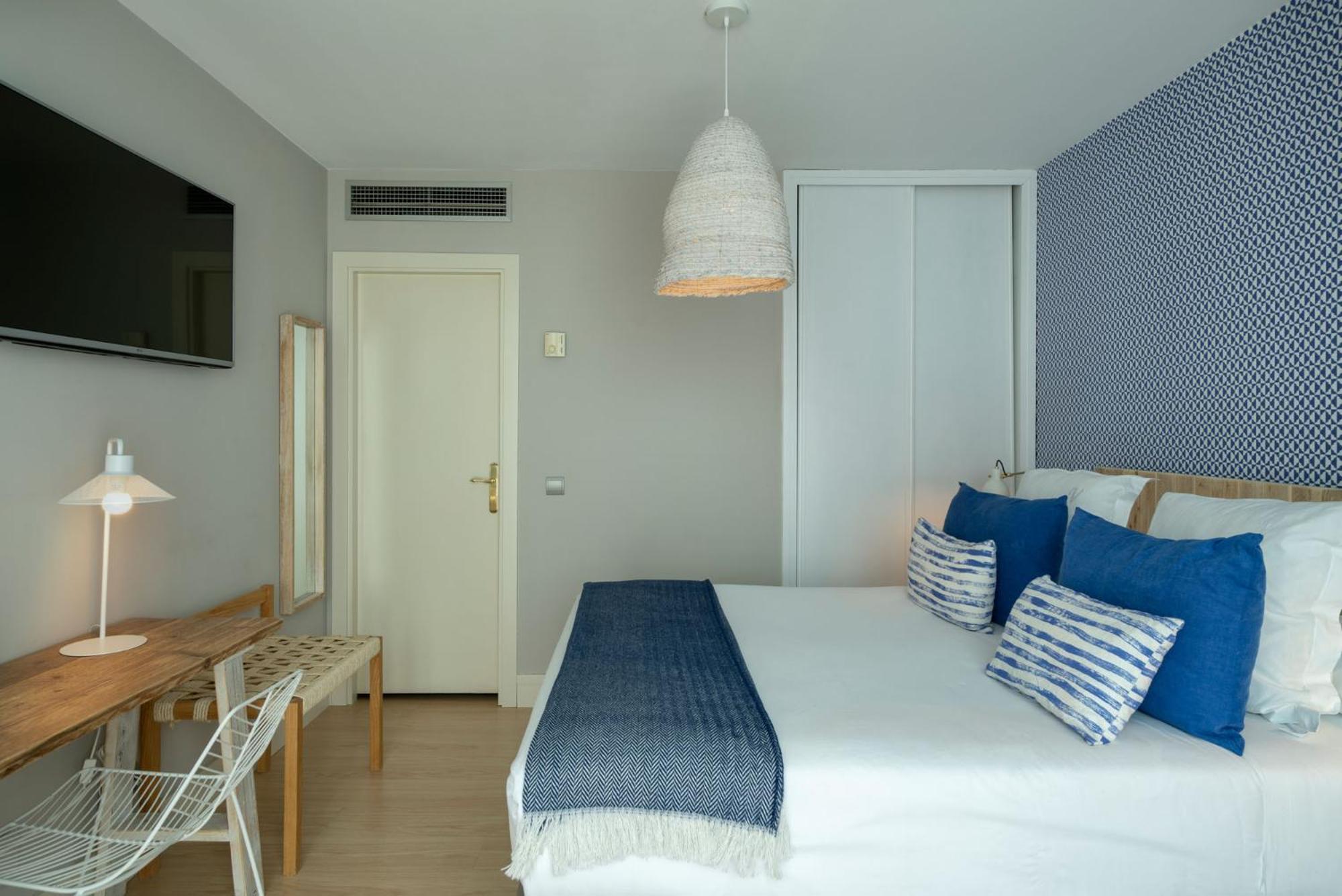 Room with Extra Bed