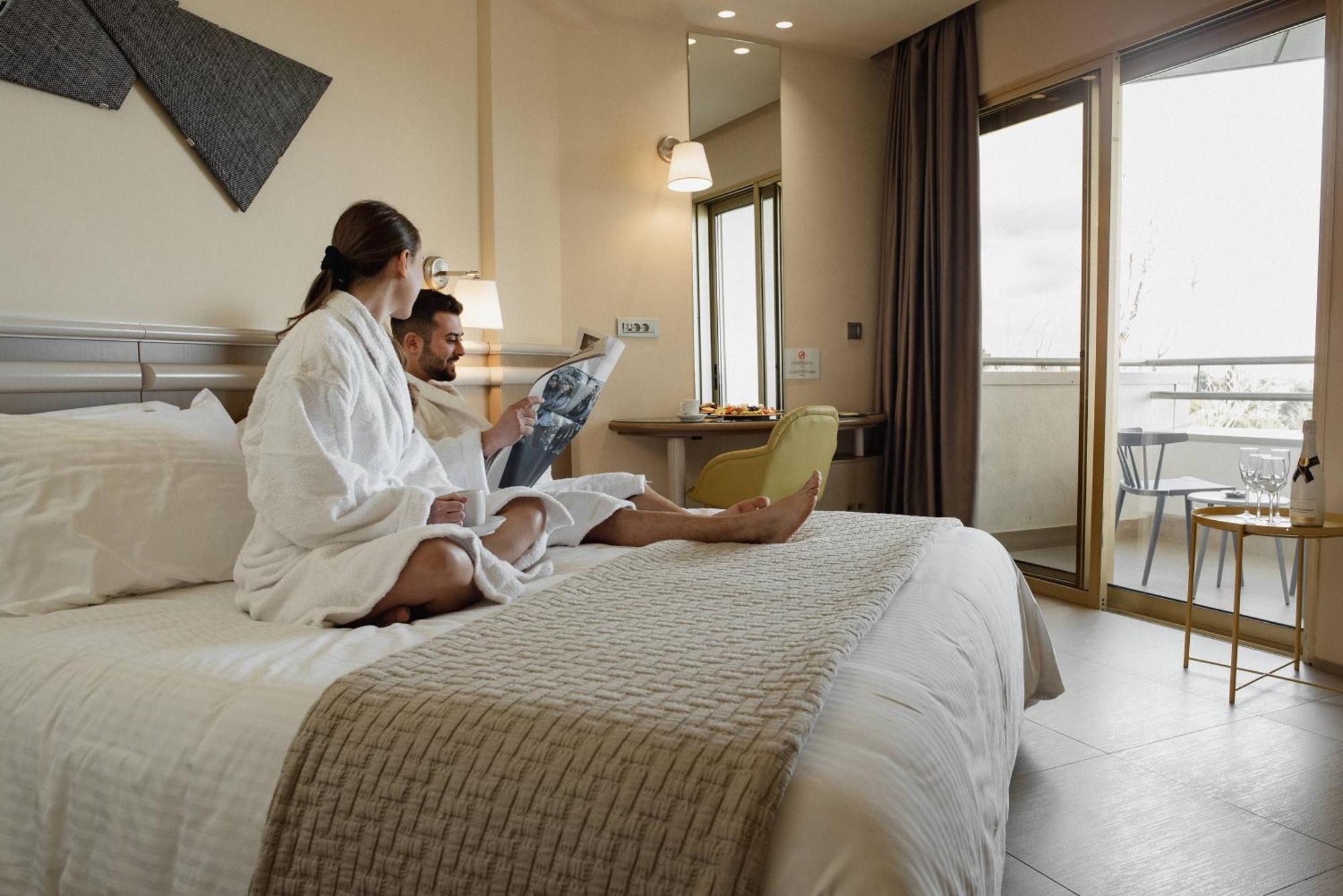 Superior Double or Twin Room with Side Sea View,1234933709:JPEG