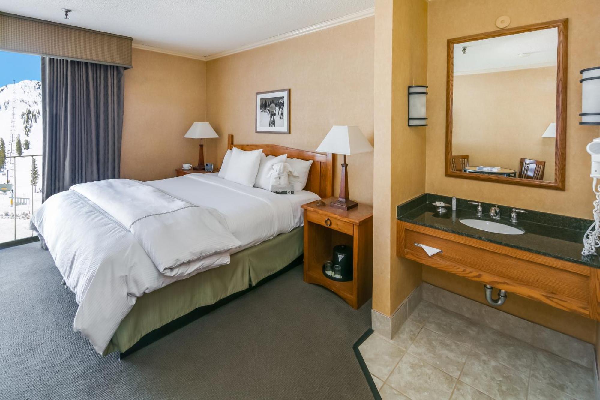 Loft mit großem Doppelbett