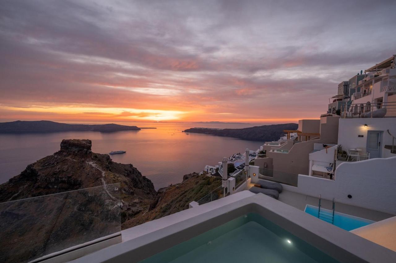 Bruidssuite met Hot Tub in de Buitenlucht en Uitzicht op Caldera