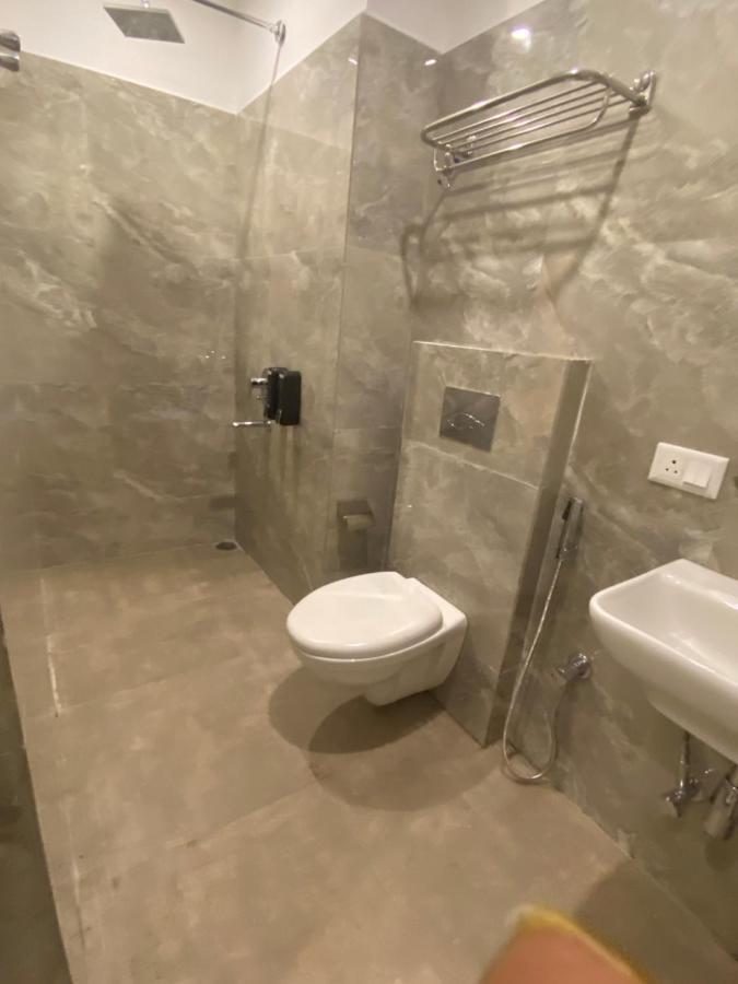 Deluxe Double Room (2 Adults + 1 Child)