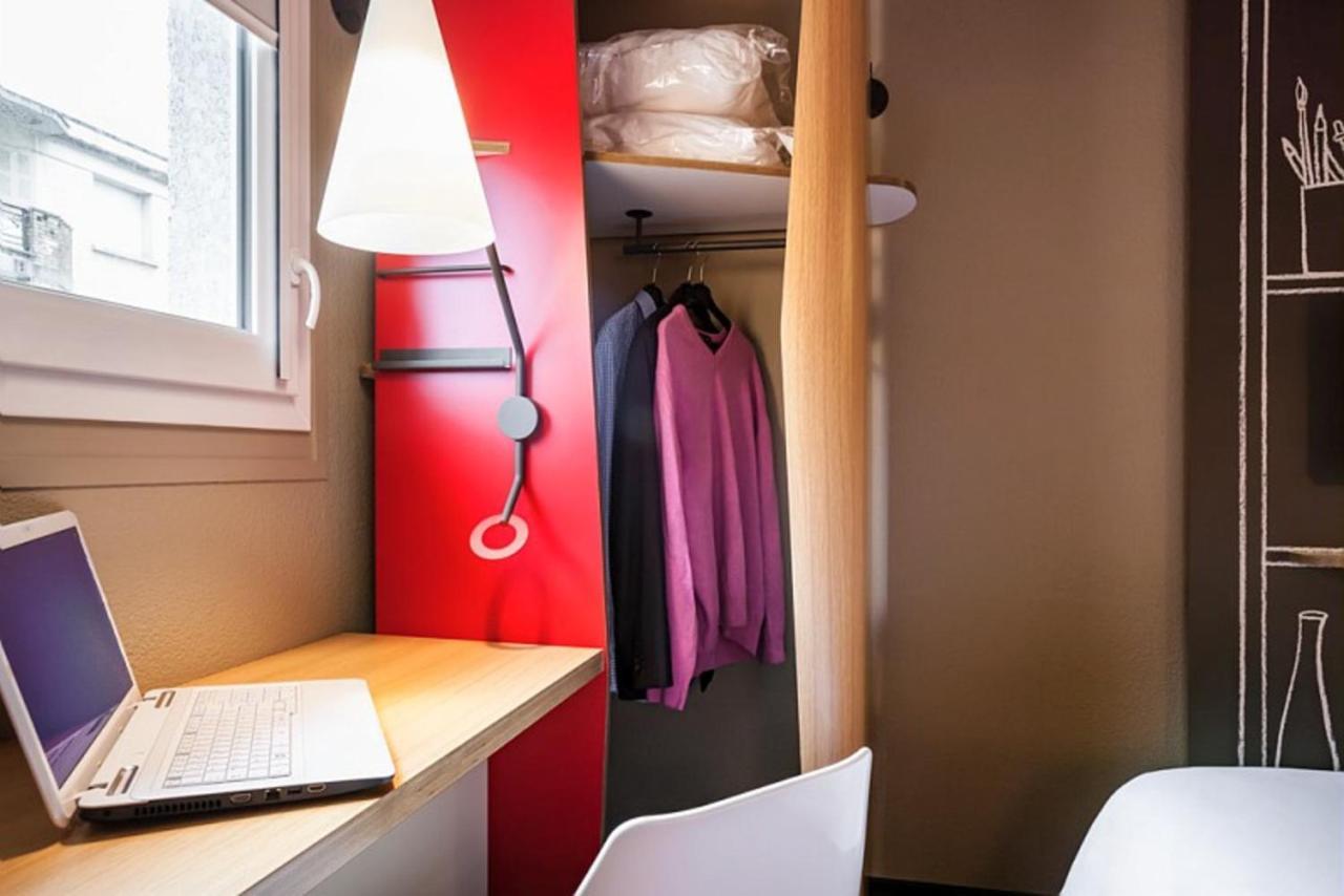 2 Connecting Rooms
