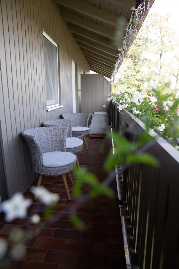 Standard Double Room with Balcony and Lake View