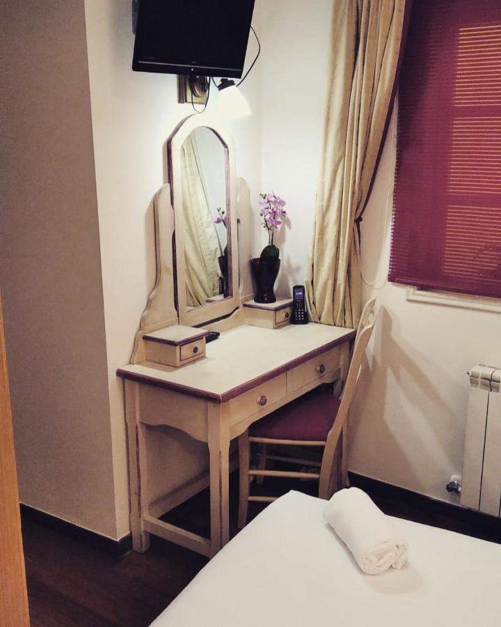 Small Single Room