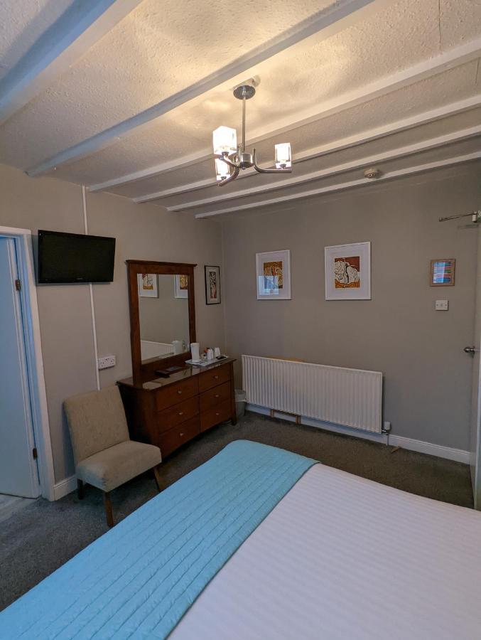 Double Room,1238428600:JPEG