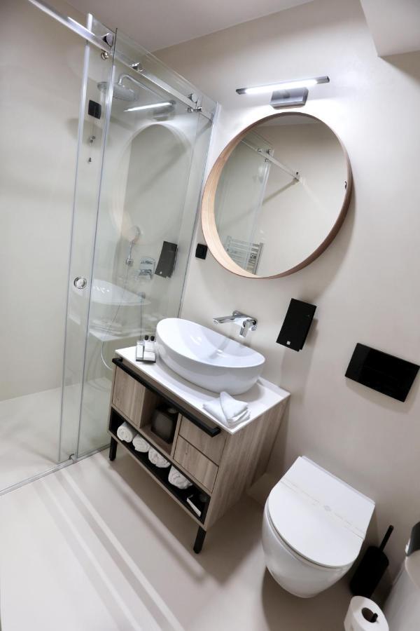 Standard Double Room with Balcony and Sea View