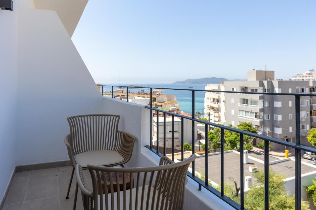 Premium Room with Side Sea View,1363654691:JPEG