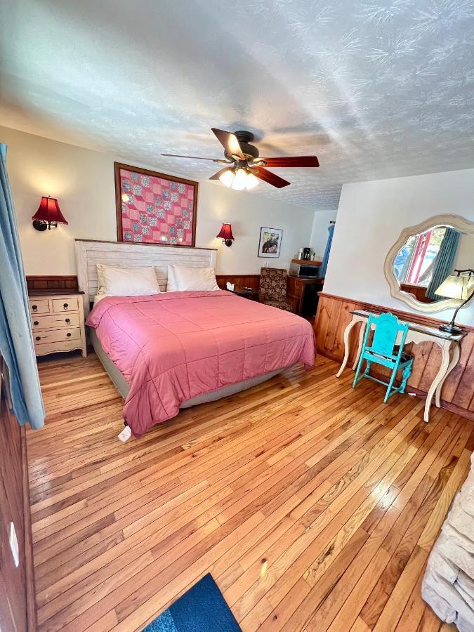 Deluxe King Room with Fireplace
