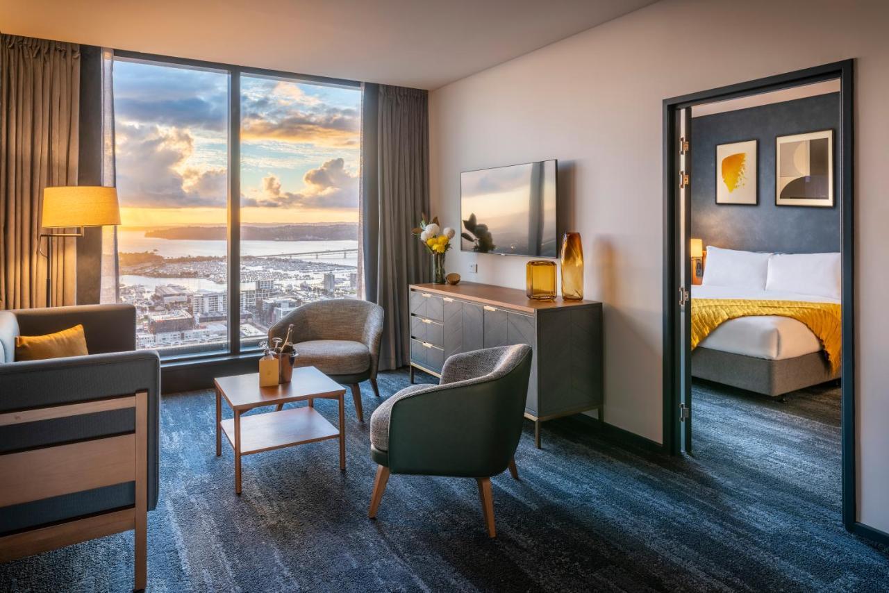 One-Bedroom King Suite with Harbor View