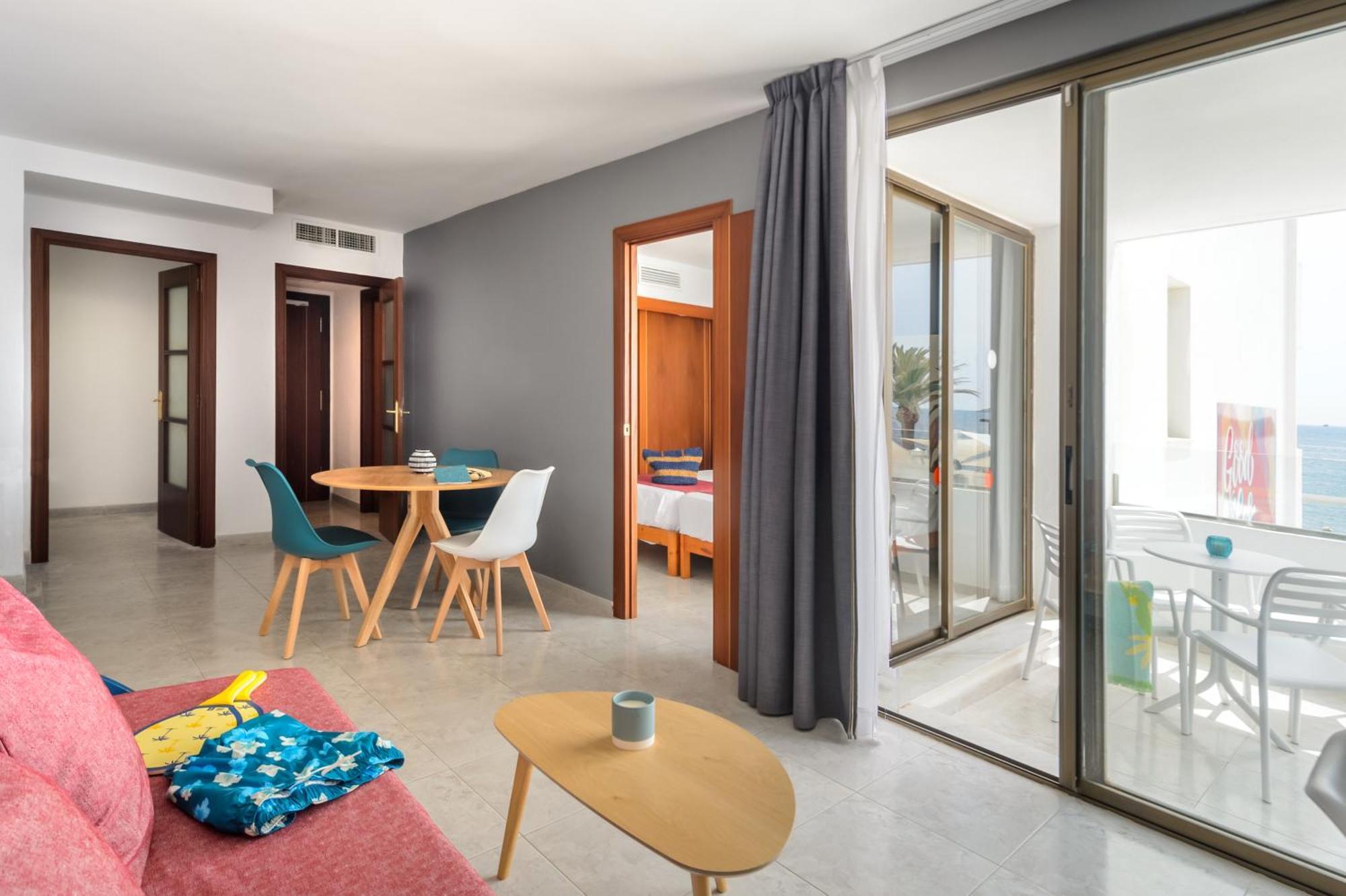 One-Bedroom Apartment (4 Adults) with Sea View,1245002383:JPEG