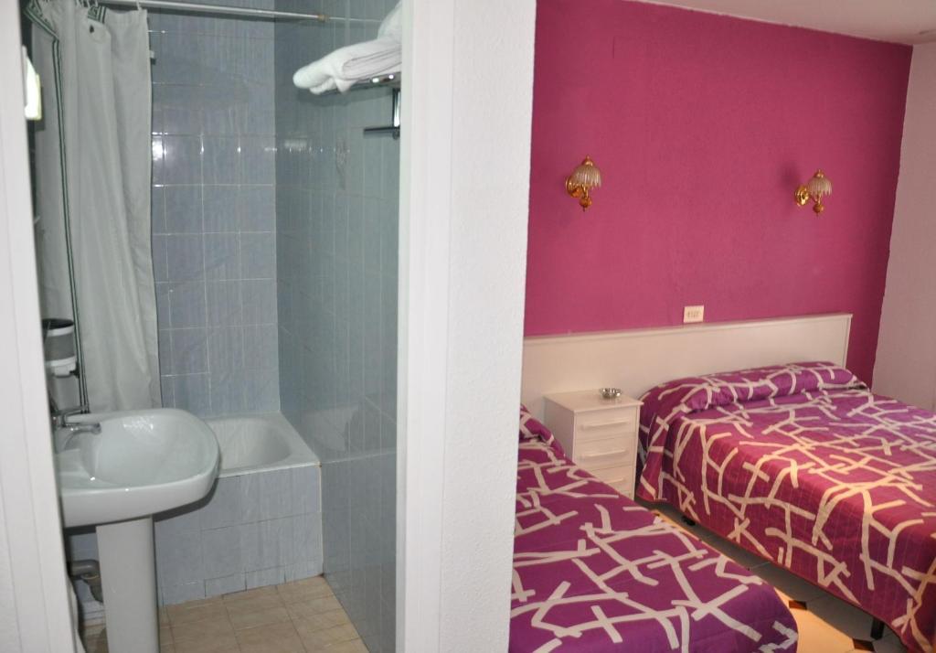 Triple Room with Shower