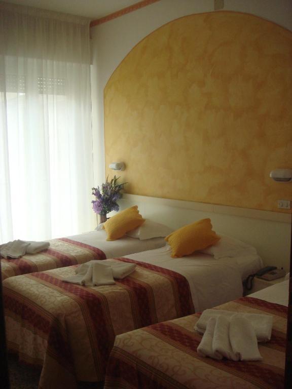Dreibettzimmer