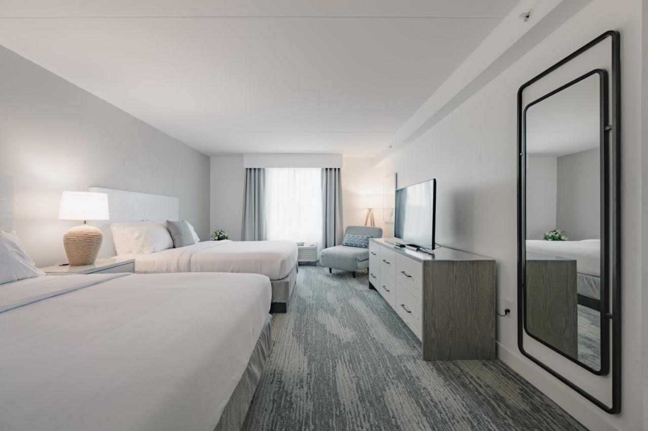 Queen Room with Two Queen Beds - Non-Smoking