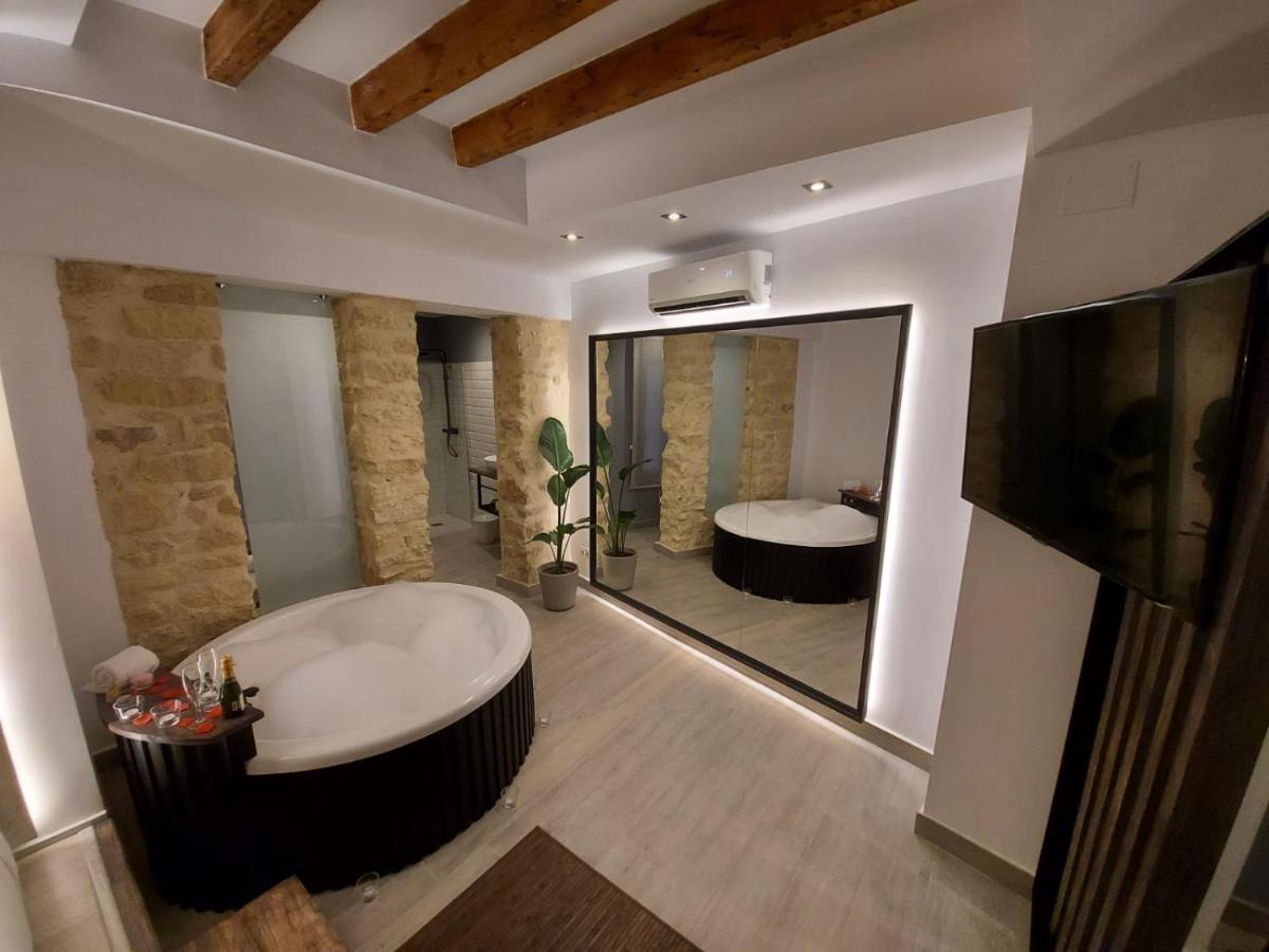 Deluxe King Studio
