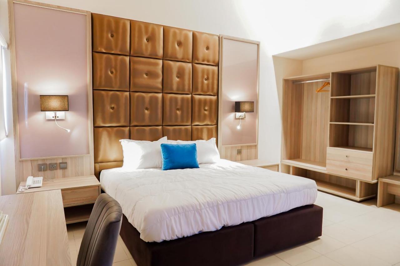 Superior King Room