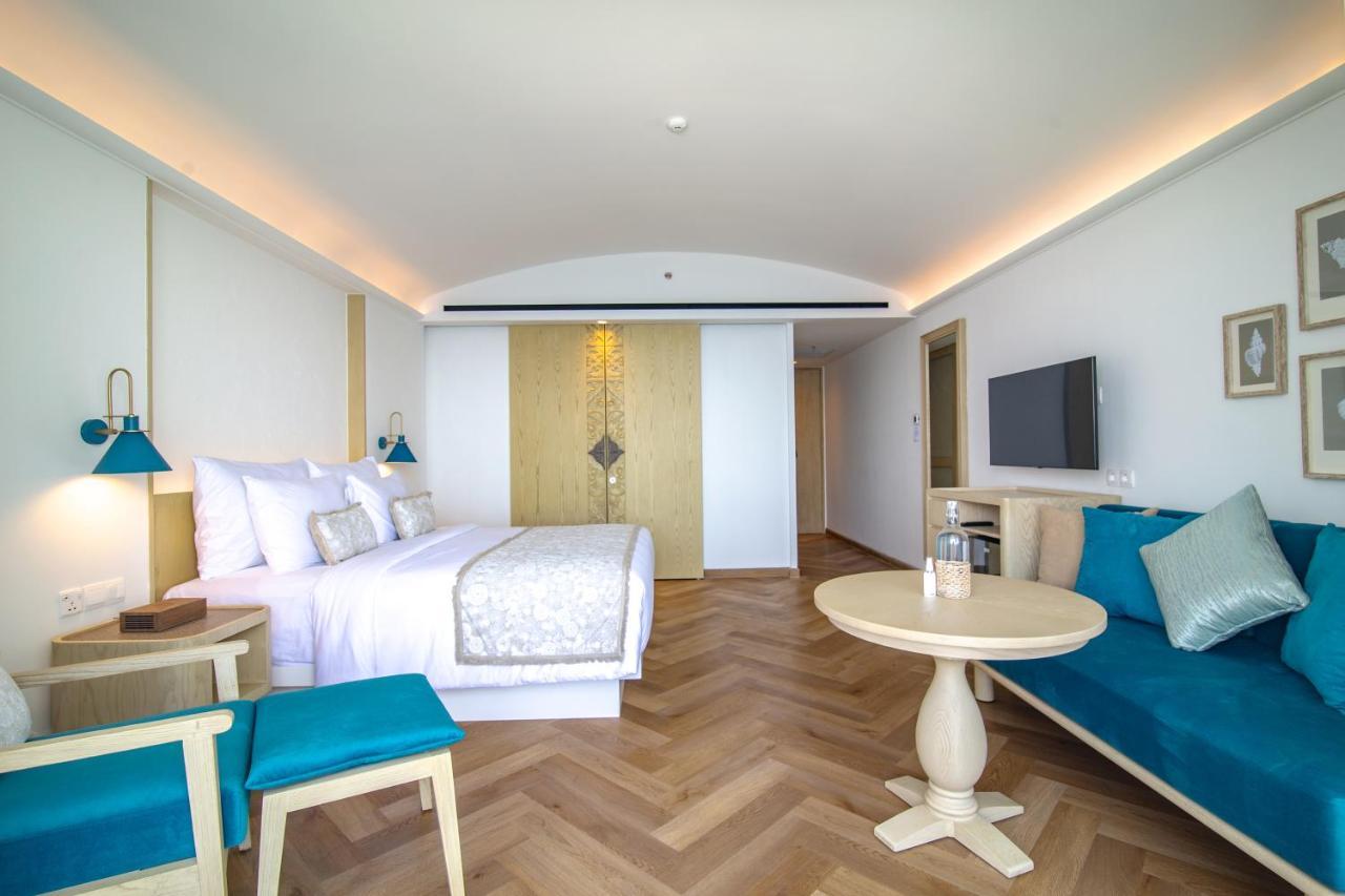 Premier King Room with Ocean View