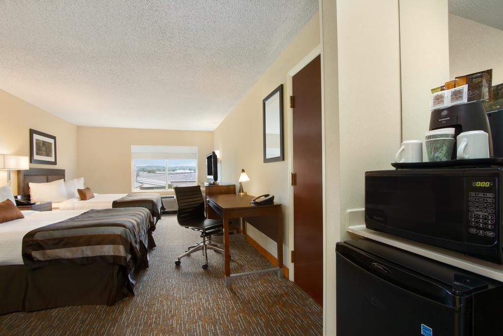 Queen Room with Two Queen Beds - Non-Smoking