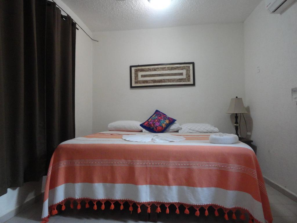 Habitación con cama extragrande.