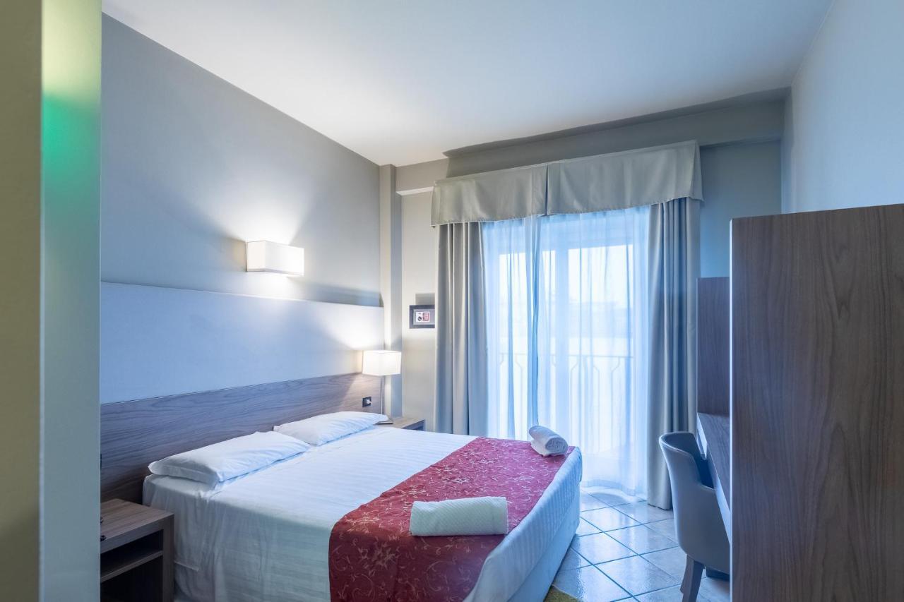 Standard Double Room,1242157513:JPEG