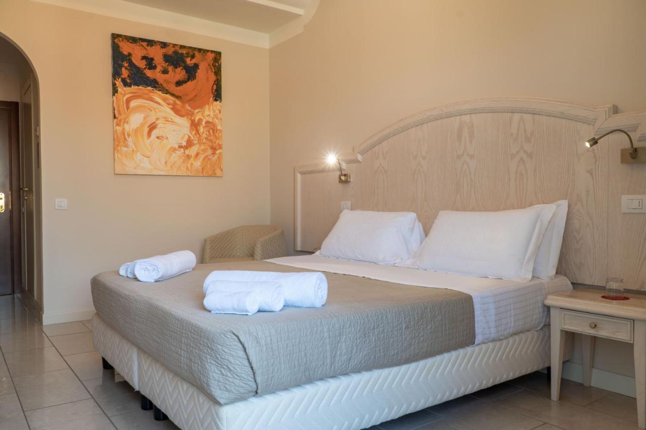 Triple Room with Pool View