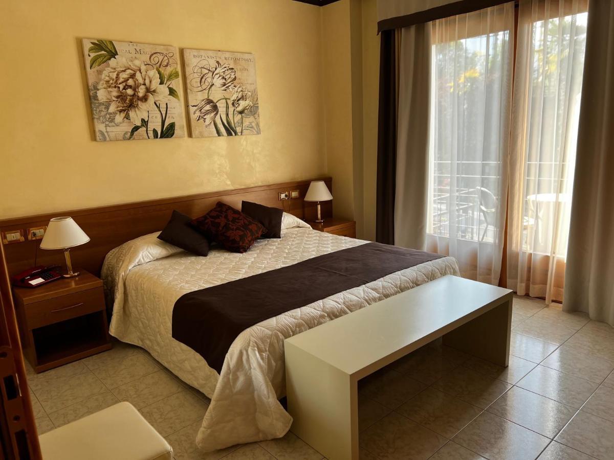 Doppelzimmer mit Balkon