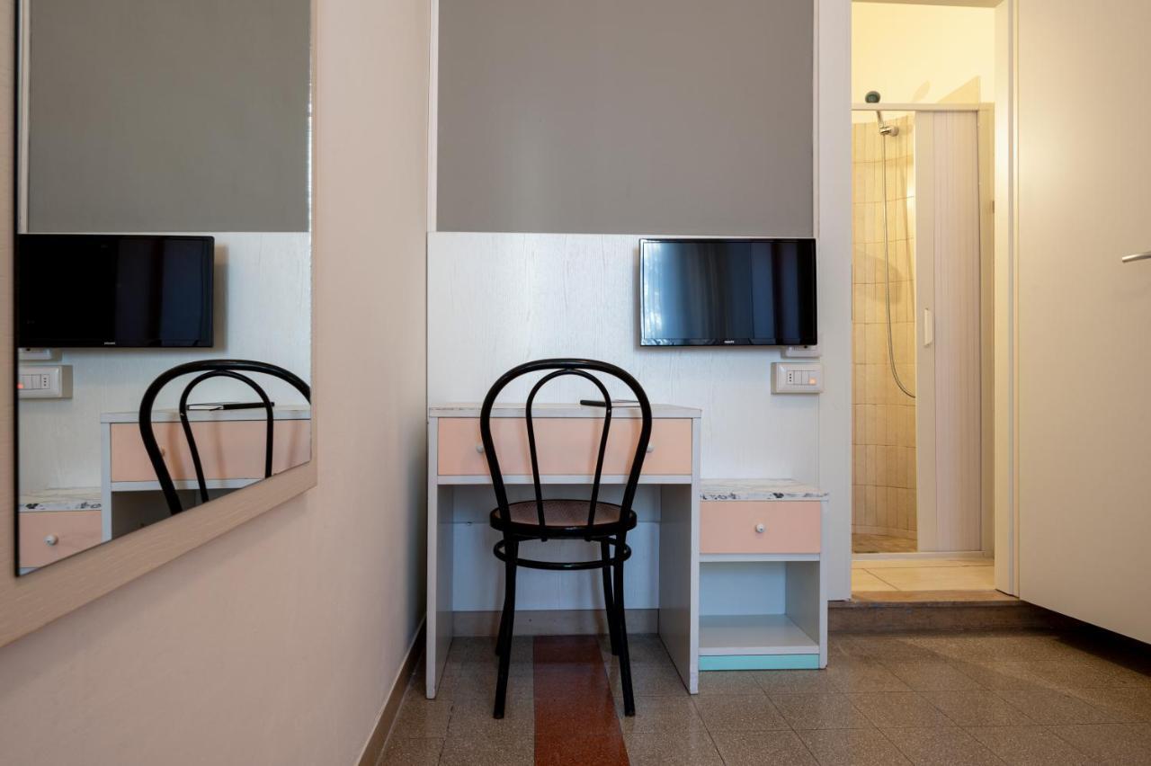 Standard Single Room,1244707735:JPEG