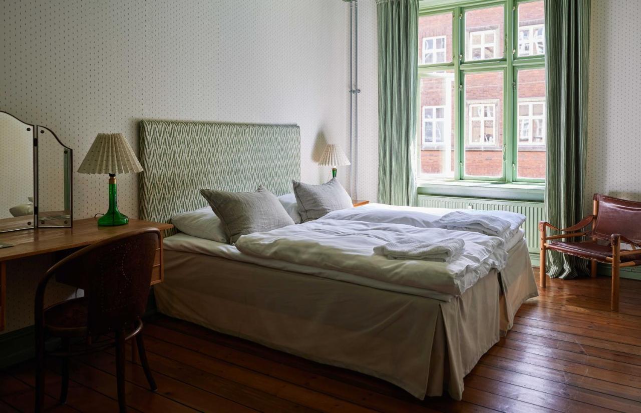 Double Room with Shared Bathroom,1245015019:JPEG