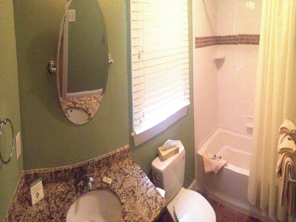 Deluxe Studio