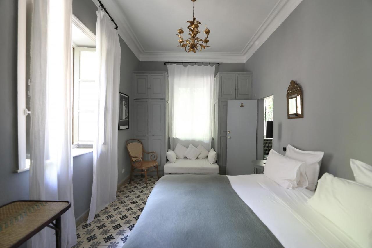 Cervantes Room