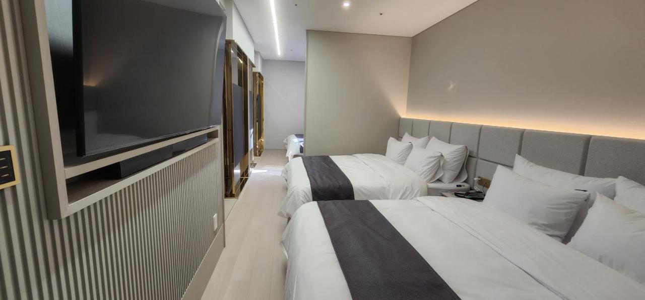 Double Triple Room