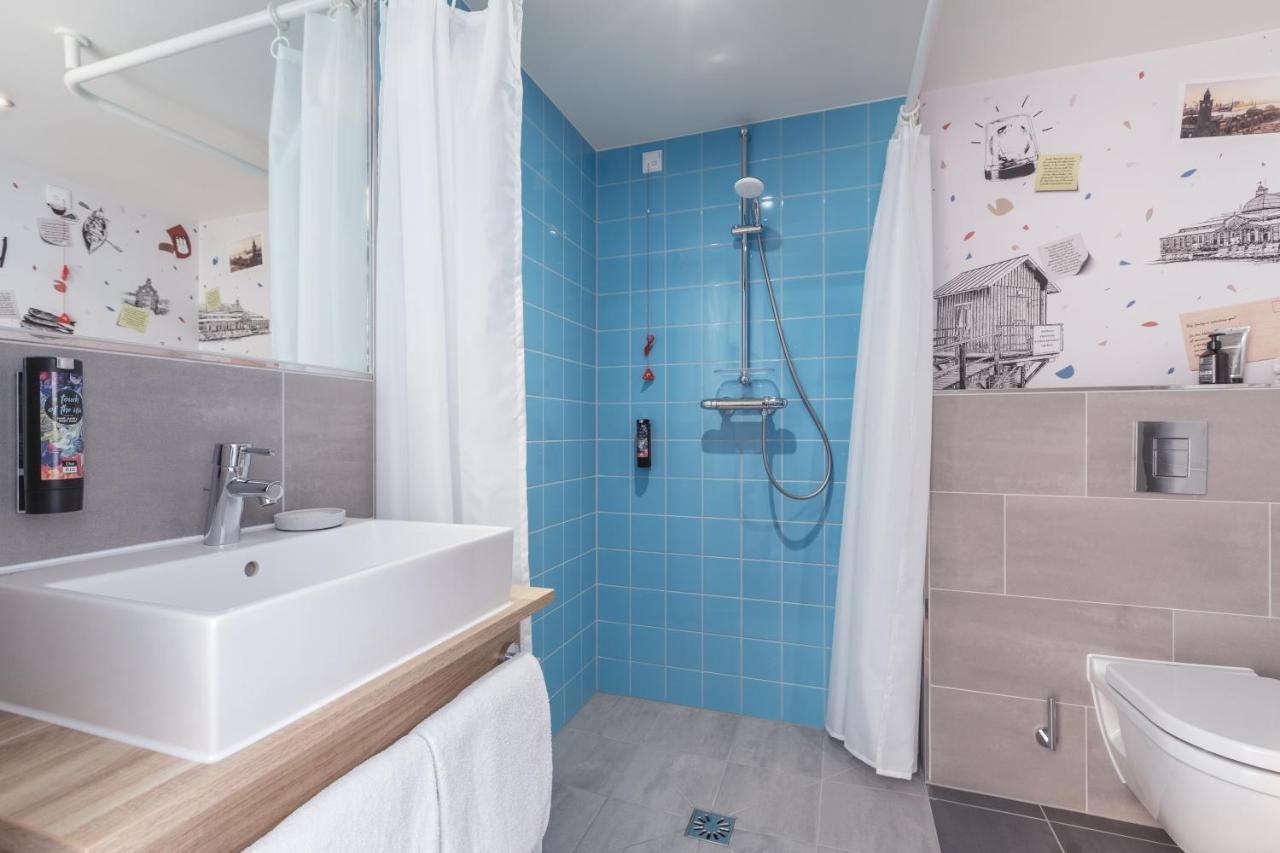 Chambre Simple Standard - Accessible aux Personnes à Mobilité Réduite
