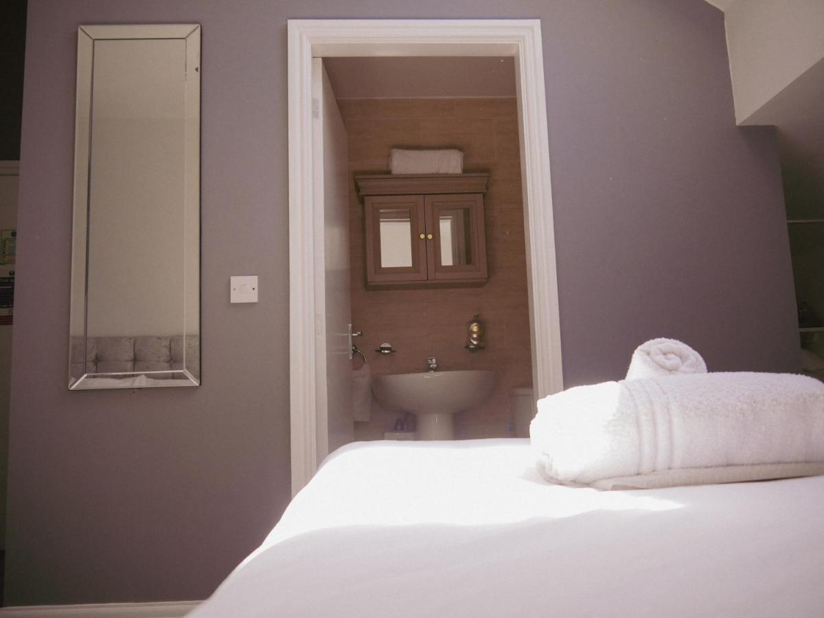 Quadruple Room Private Bathroom